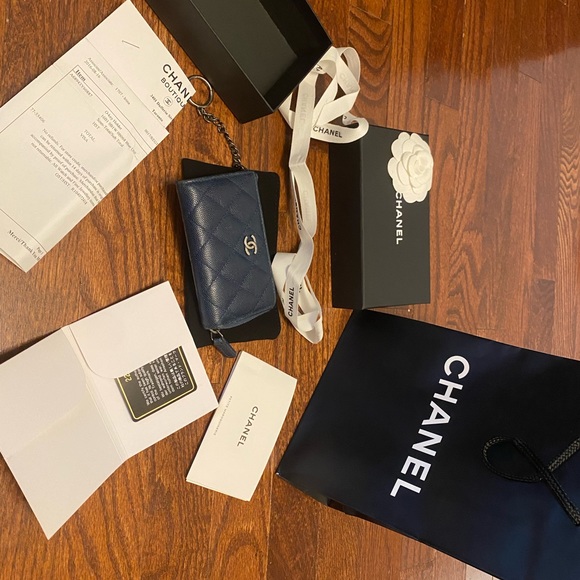 Authentic Chanel O Key holder/card case in Blue - Picture 2 of 10